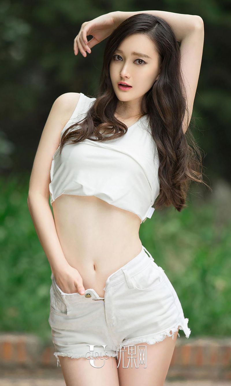 诱人软妹子潇潇木有遮番号