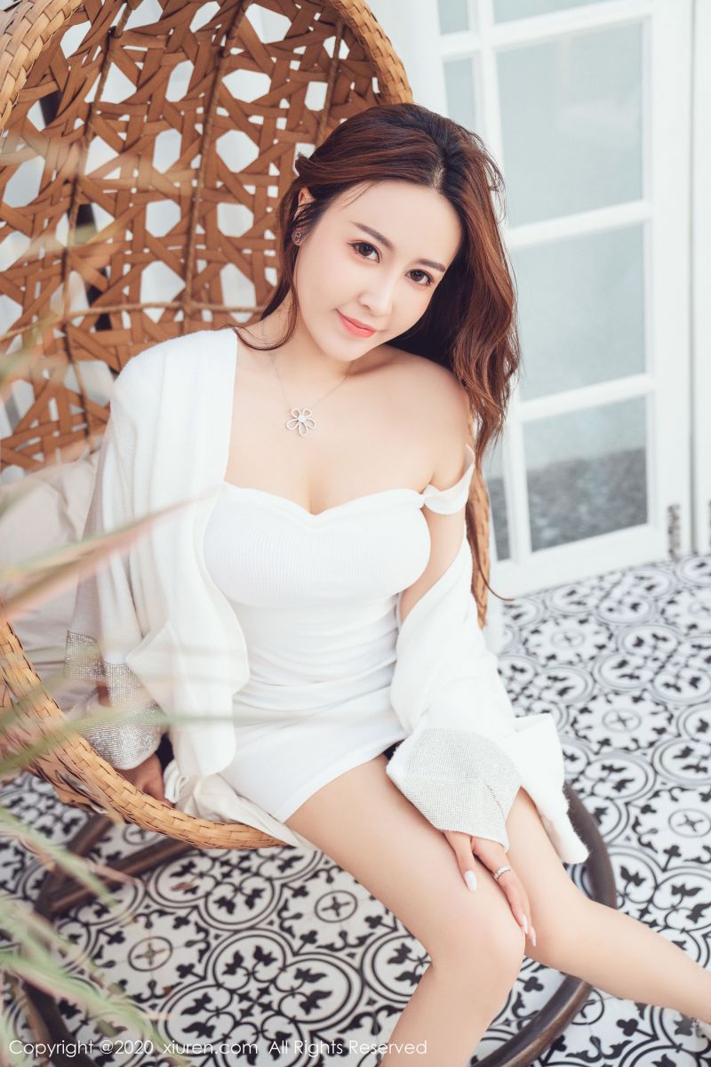 极品模特周井空零遮罩写真图