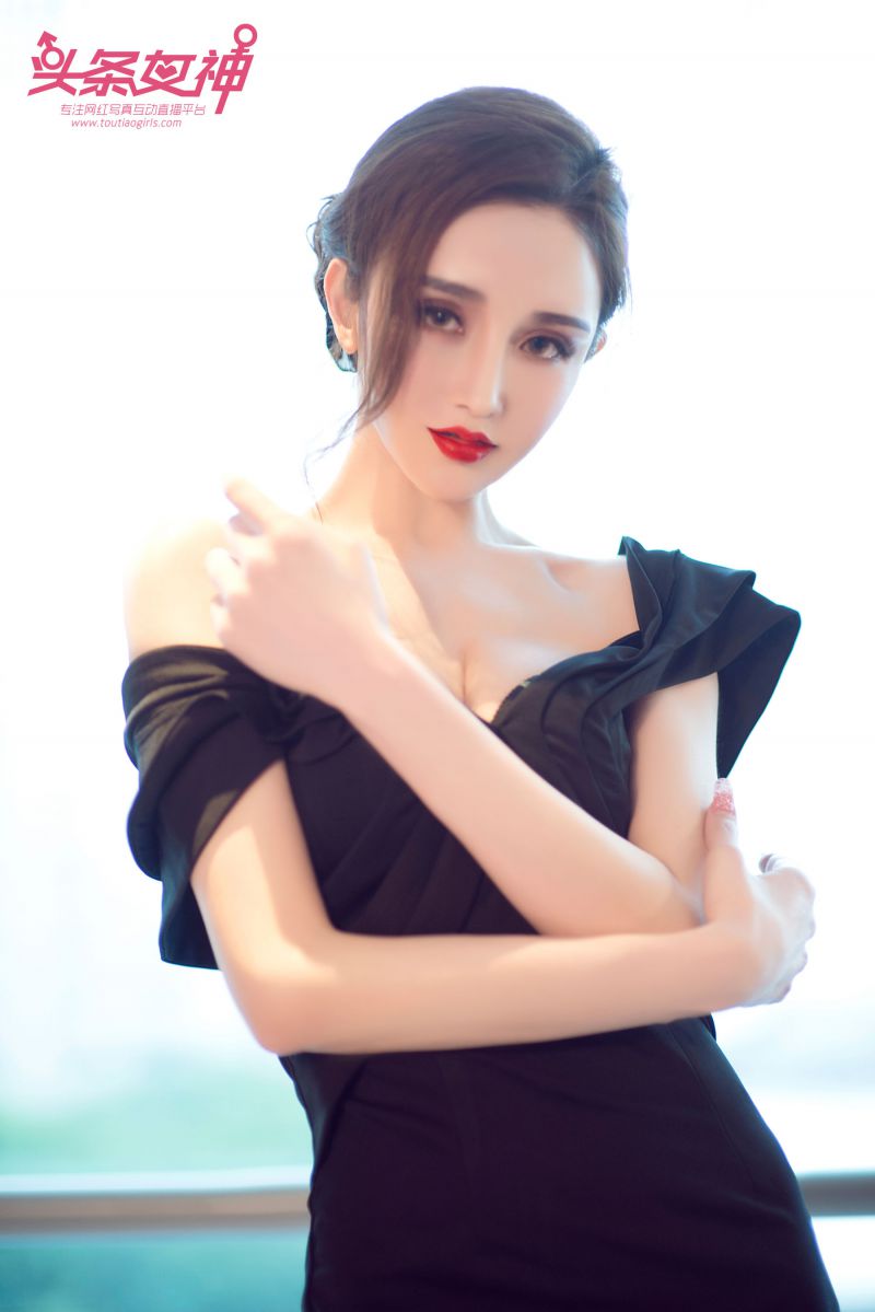 绝色 网红阿依努尔瓦娅无遮罩全集