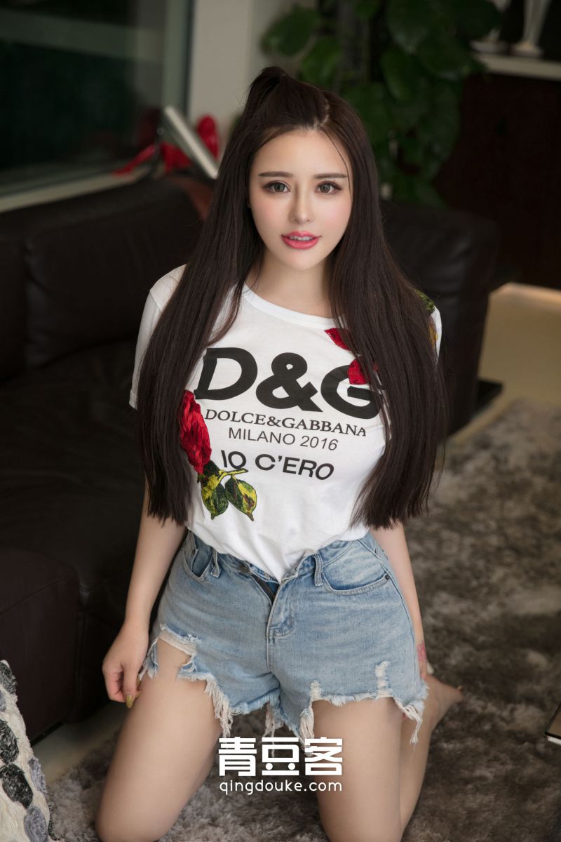 美貌萝莉杨安娜Angela半圣光福利