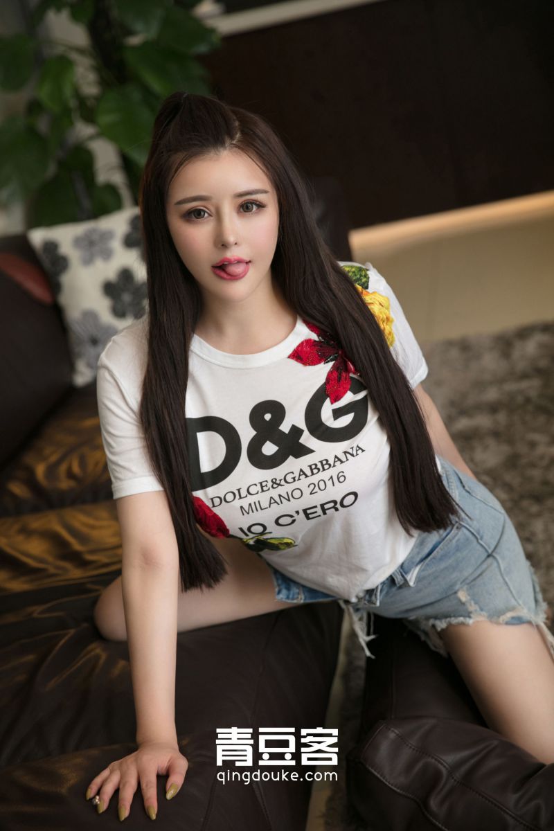 美貌萝莉杨安娜Angela半圣光福利