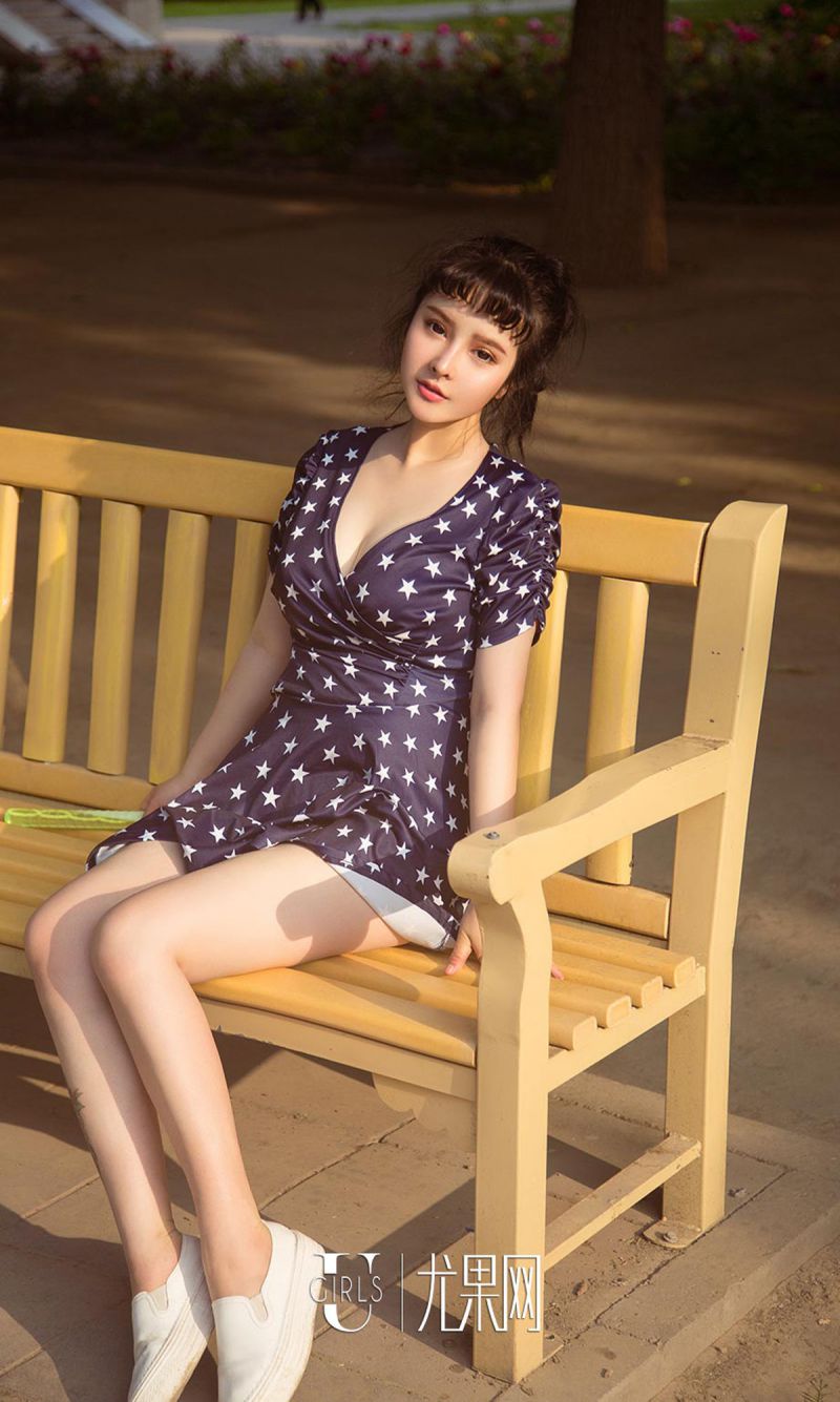 漂亮模特杨漫妮零圣光经典照片