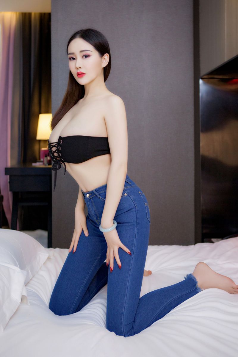 白嫩网红易阳Silvia无圣光照片