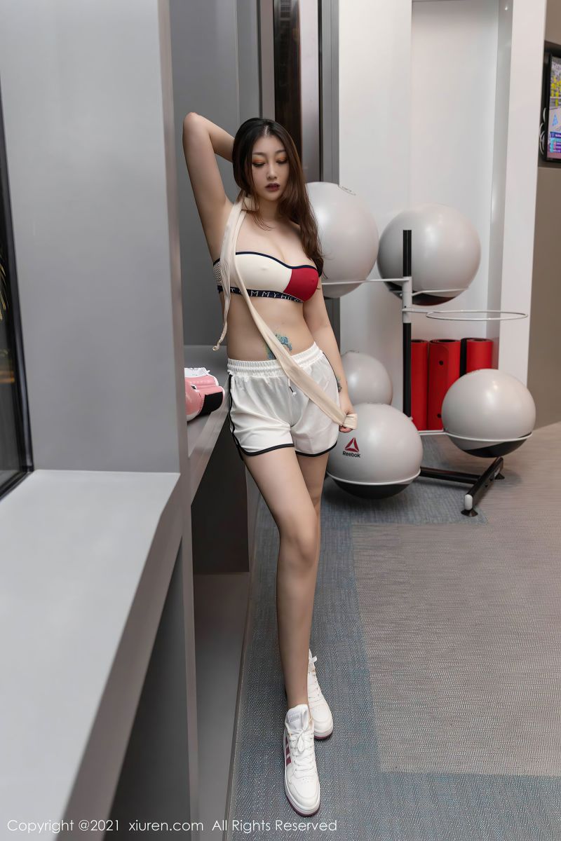 白嫩美人妲己Toxic无遮挡私拍图