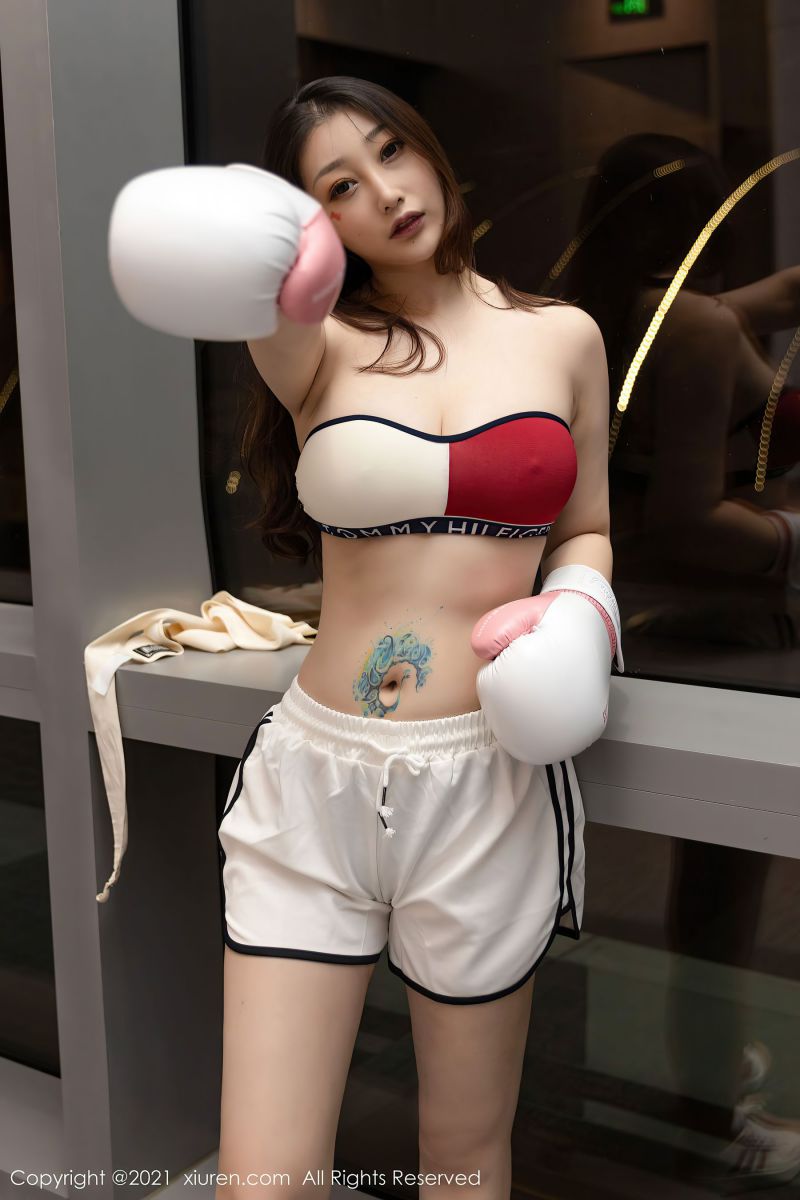 白嫩美人妲己Toxic无遮挡私拍图