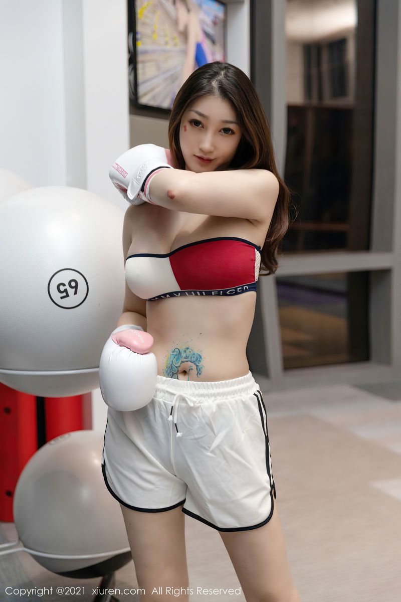 白嫩美人妲己Toxic无遮挡私拍图