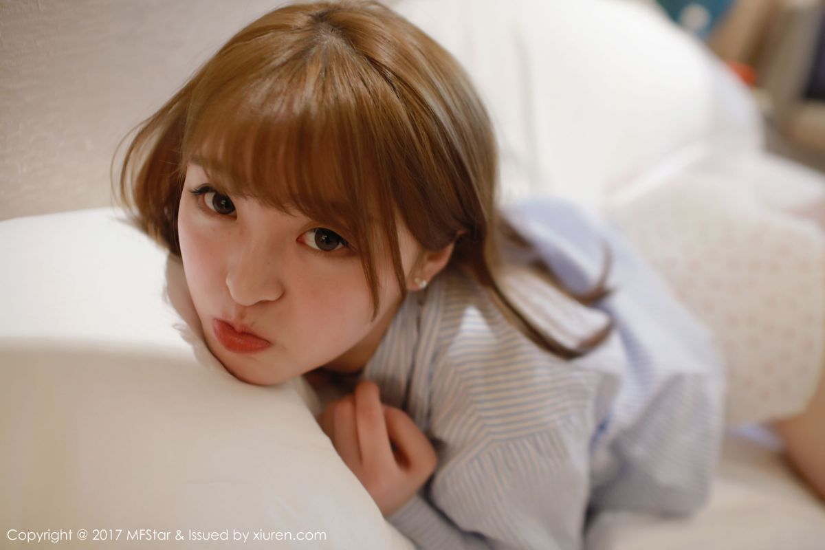 丰满女神伊小七MoMo无删精选