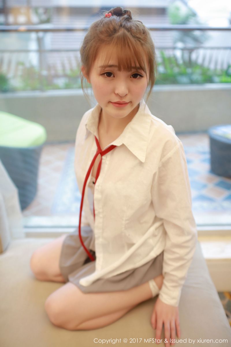 丰满女神伊小七MoMo无删精选