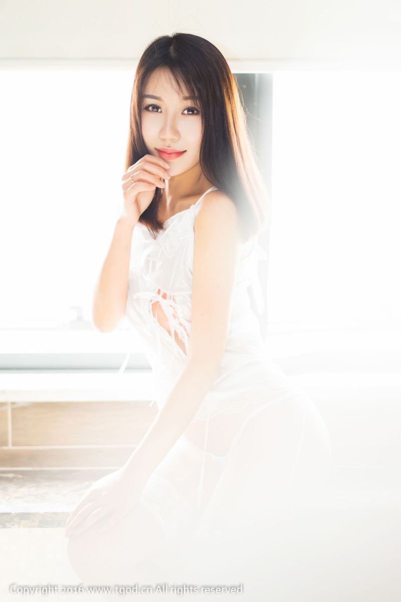 白嫩佳丽宋梓诺Bee木有遮经典图