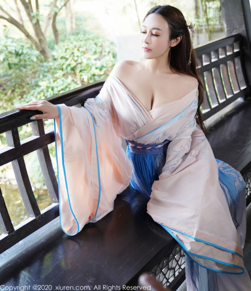 妩媚嫩模周井空半圣光经典