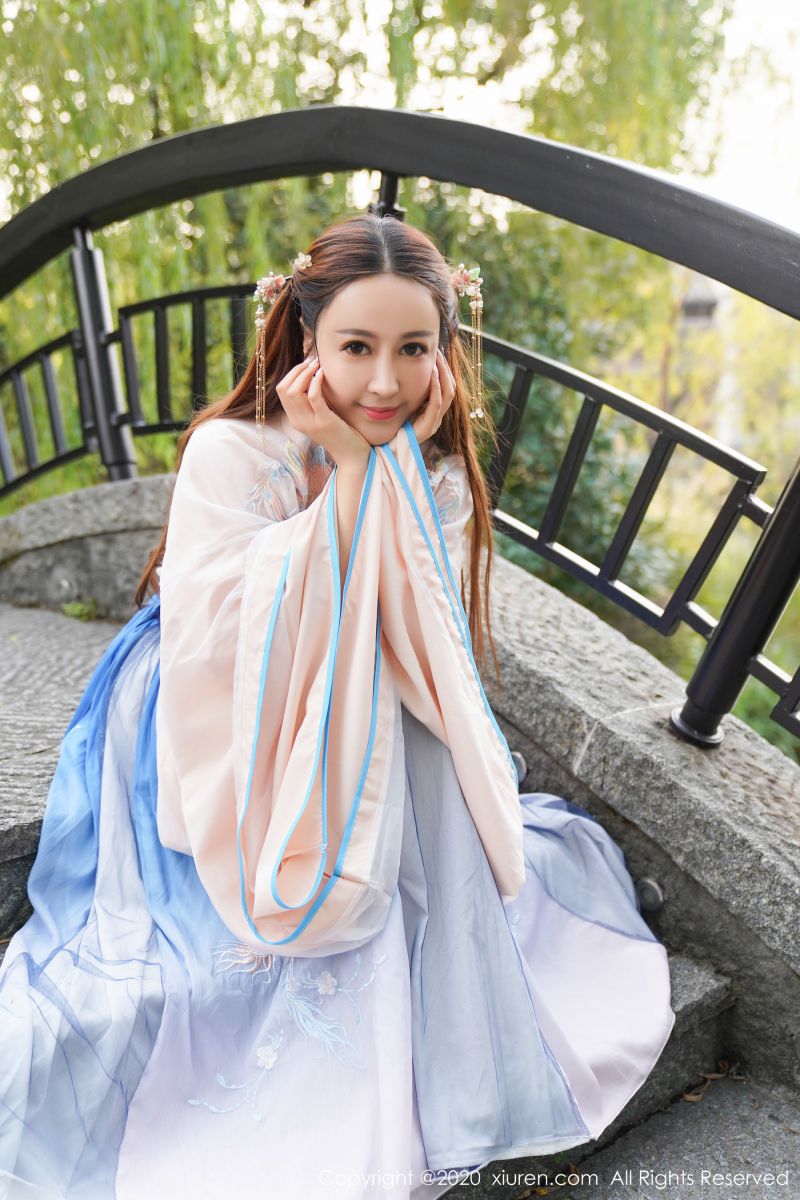 妩媚嫩模周井空半圣光经典