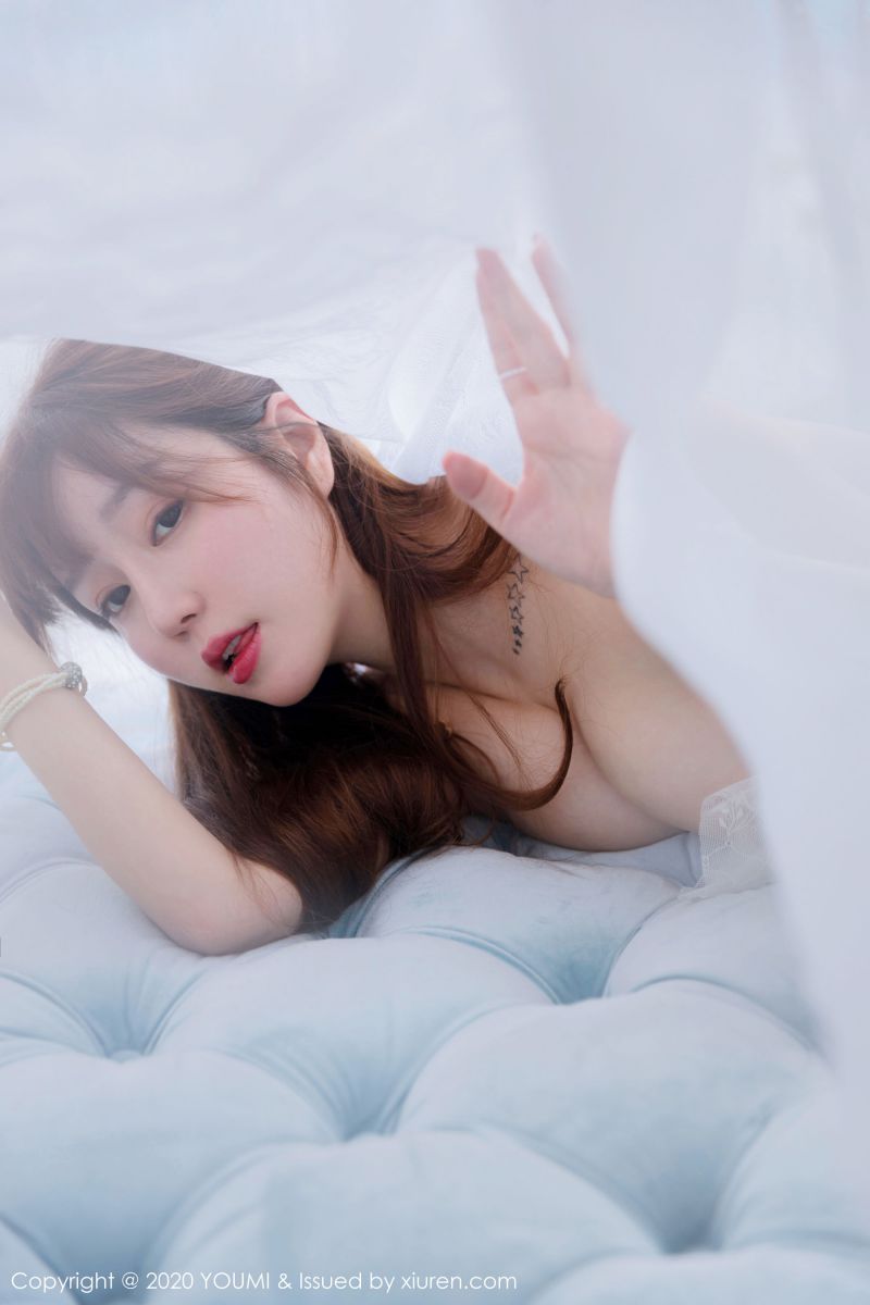 妩媚少女王雨纯无遮罩私拍