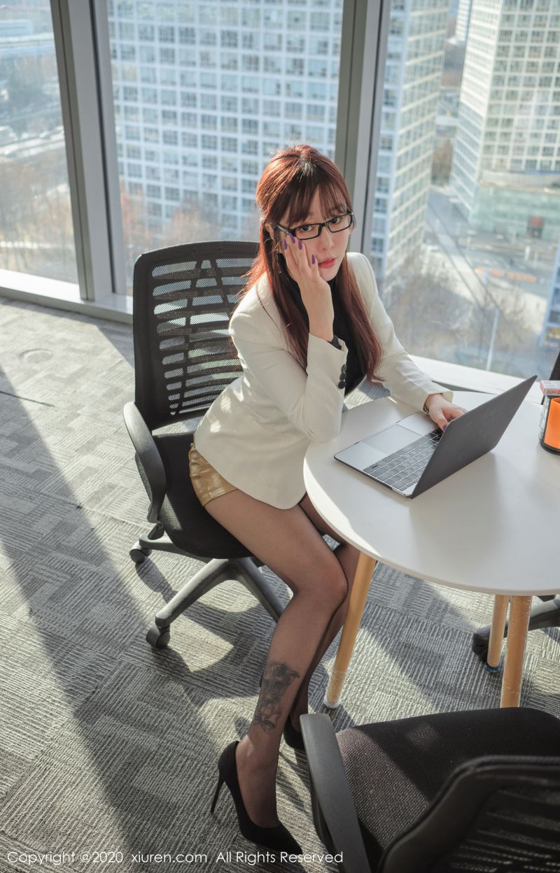 妩媚少女王雨纯无遮罩私拍