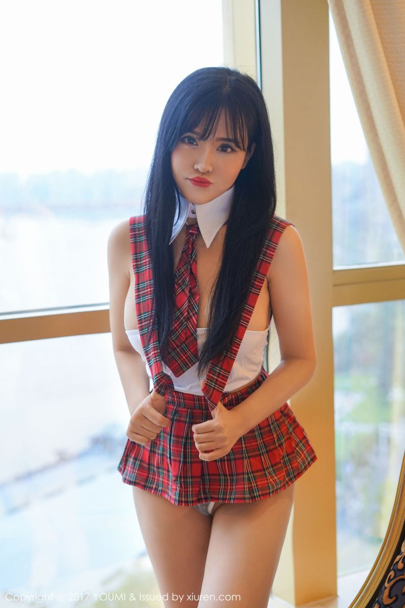 靓丽红颜刘钰儿半圣光照片