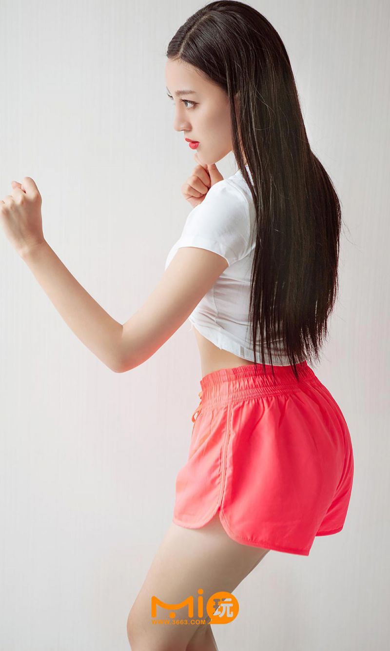 丰满嫩模周然半圣光套图