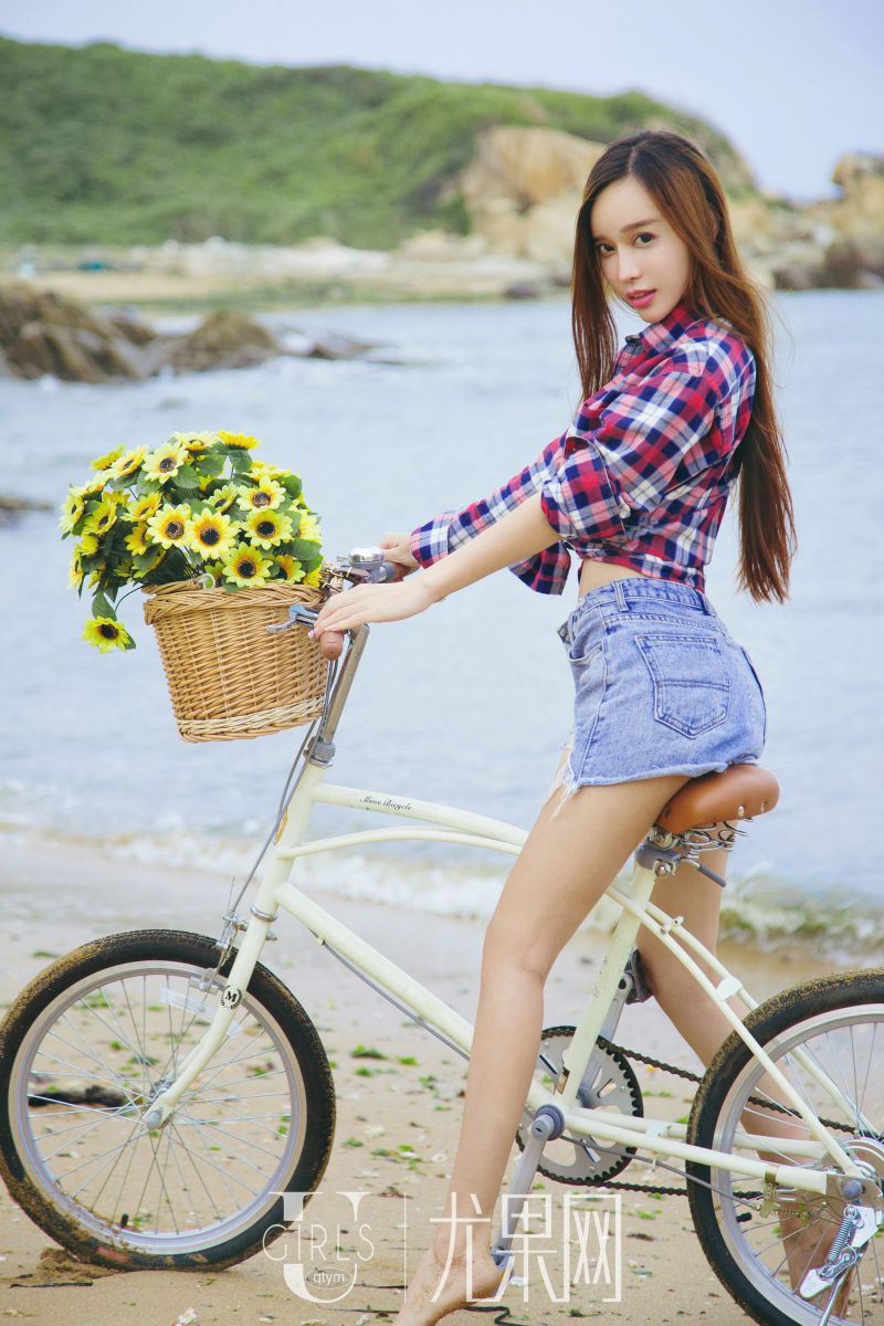 白嫩美人倪叶藤半圣光生图