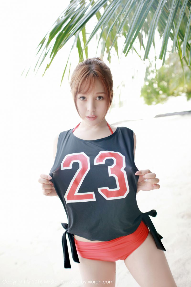 丰腴网红艾莉Evelyn木有遮番号