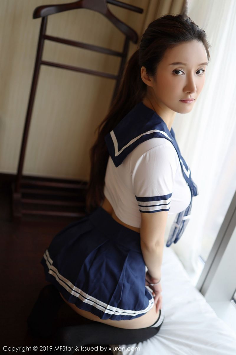 诱人软妹任莹樱JennyR零圣光生图